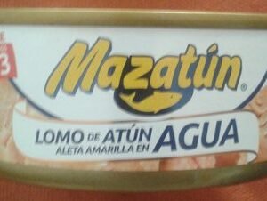 Lomo de atún aleta amarilla en agua