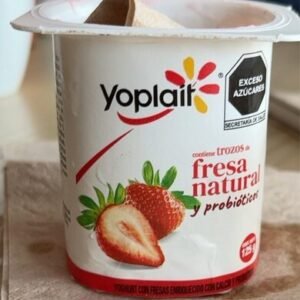 Yoplait contiene trozos de fresa natural y probióticos