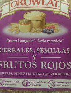 Pan de molde con cereales, semillas y frutos rojos completo